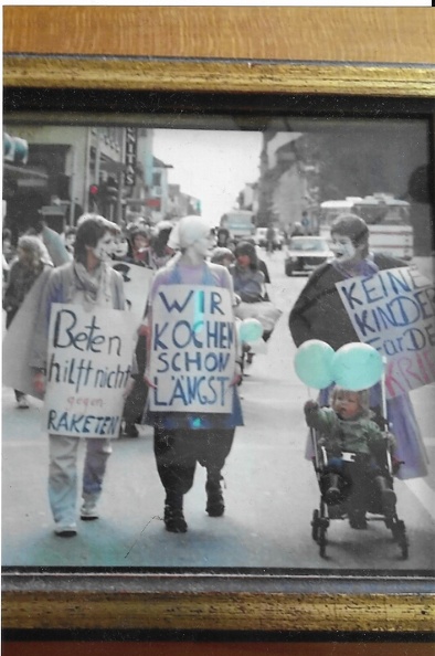 Frauengruppe Demo 1982.jpg